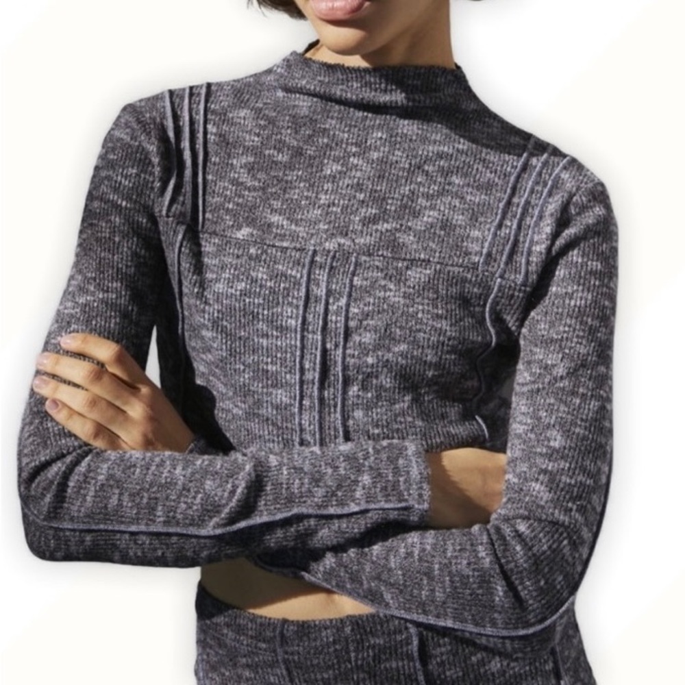 URBAN OUTFITTERS OUT FROM UNDER Women’s Gray TRIPP Mock Neck LS Crop Top Size S